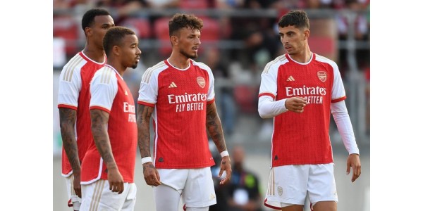 Arsenal et le FC Barcelone font face à des problèmes différents Arsenal et le FC Barcelone font face à des problèmes différents